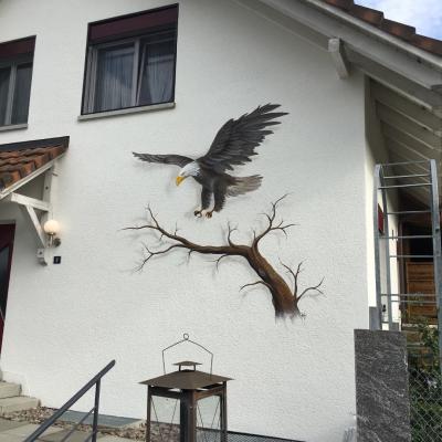 Fassade Mit Steinadler2